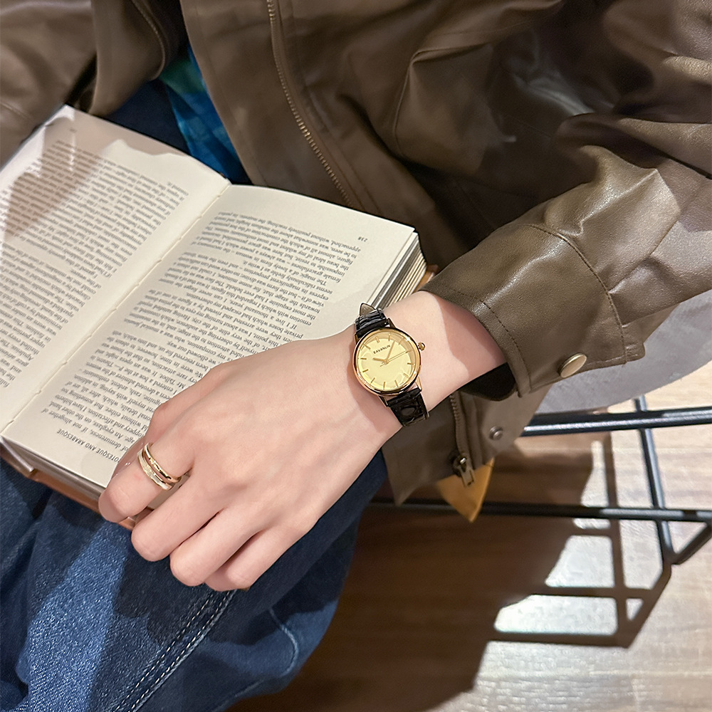 Novo relógio de quartzo com pu - Luxury Watch Gold And Black avaliação e preço