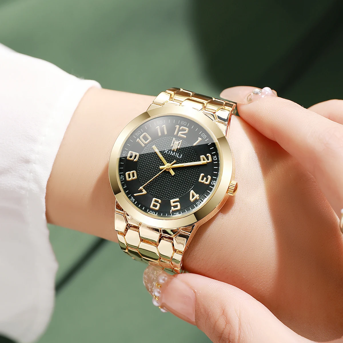 Relógio de pulso feminino luxu - Luxury Watch Gold And Black avaliação e preço