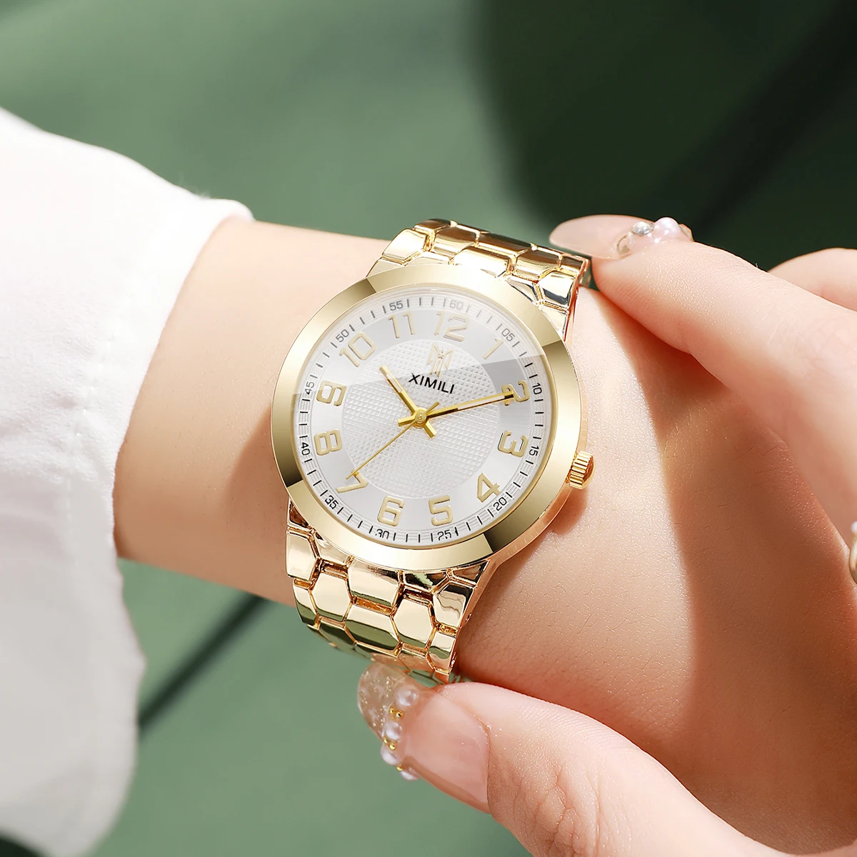 Relógio de pulso feminino luxu - Luxury Watch Gold And Black avaliação e preço