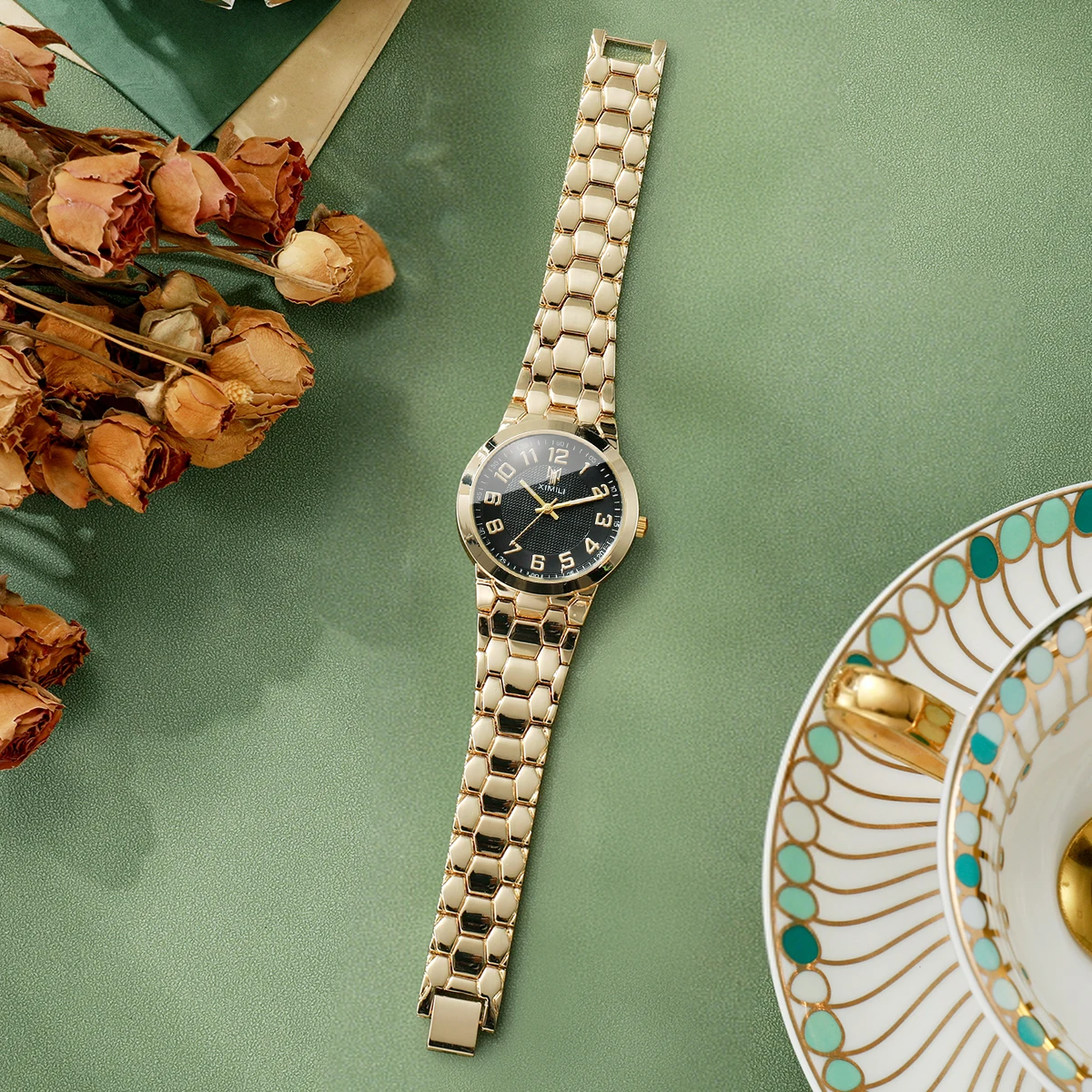 Relógio de pulso feminino luxu - Luxury Watch Gold And Black avaliação e preço