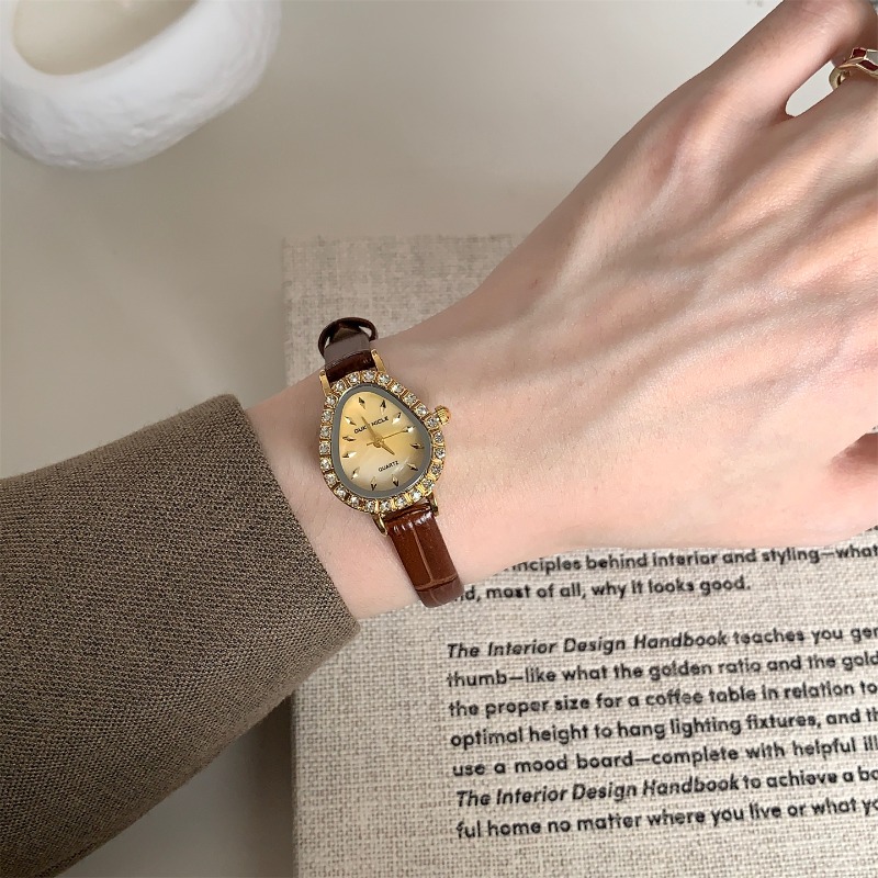 Relógio de quartzo feminino de - Luxury Watch Gold And Black avaliação e preço